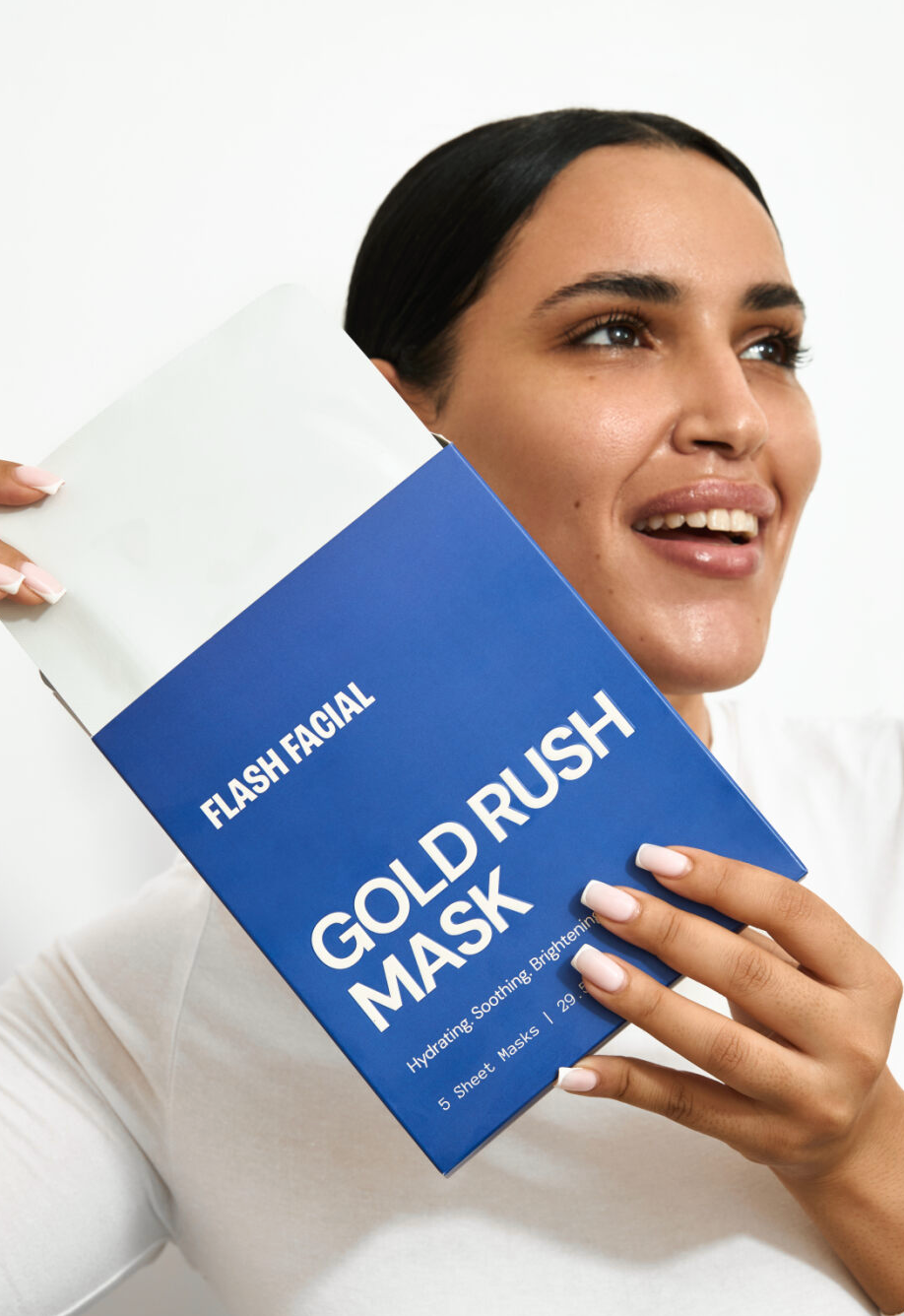 Client receiving a quick 15-minute Hydrafacial at Flash Facial in Dubai Hills Mall — AED 149 walk-in treatment, no booking required