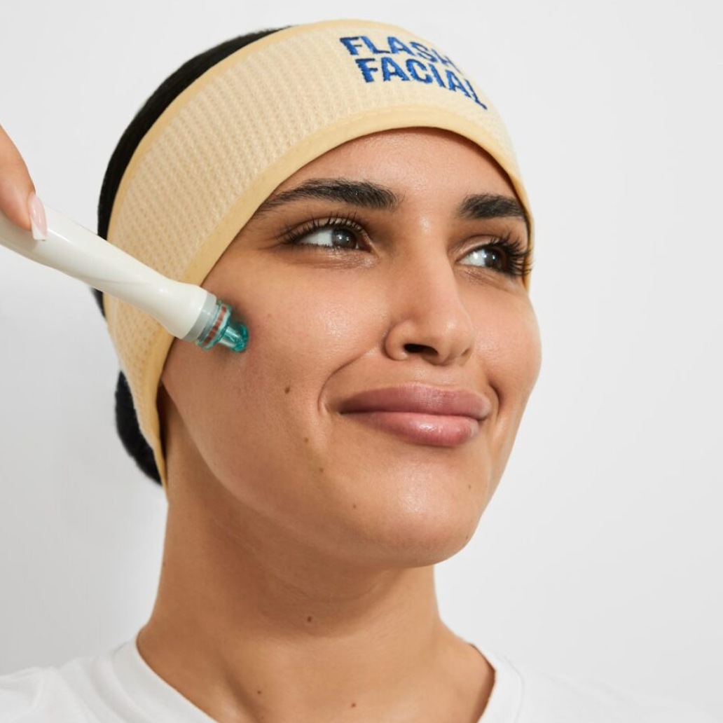 Client receiving a quick 15-minute Hydrafacial at Flash Facial in Dubai Hills Mall — AED 149 walk-in treatment, no booking required